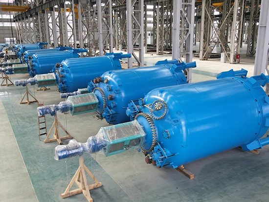 グラスライニング反応機、クローズタイプ