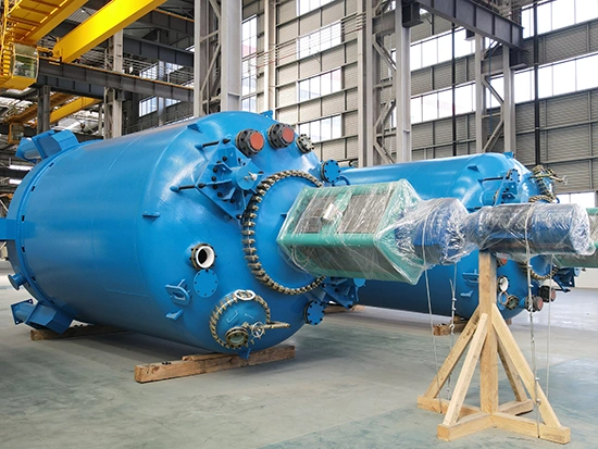 グラスライニング反応機、クローズタイプ