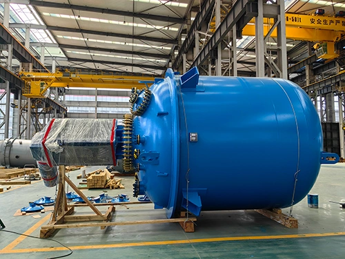 グラスライニング反応機、クローズタイプ