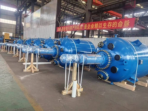 グラスライニング反応機、クローズタイプ