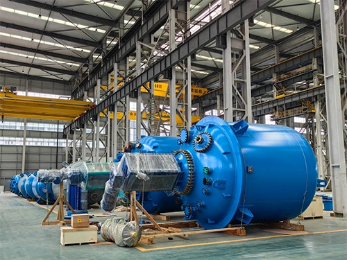 グラスライニング反応機、クローズタイプ