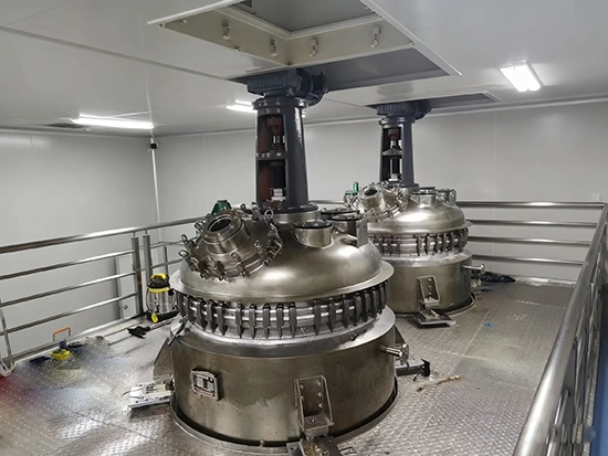 8000L グラスライニング反応機(ステンレス鋼クラッド仕様)