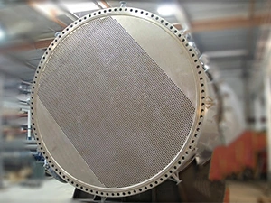 チタン製シェル＆チューブ式熱交換器